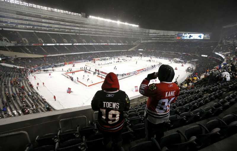 Illustration for article titled Penguins-Blackhawks Made For Lovely, Snow-Filled Photos